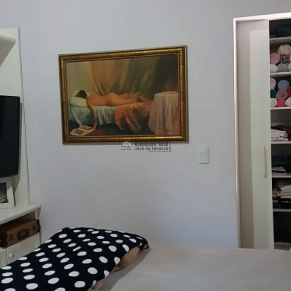 CASA NO CENTRO DE PORTO BELO A POUCOS METROS DO MA