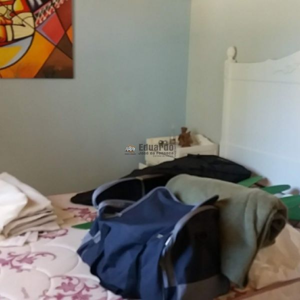 CASA NO CENTRO DE PORTO BELO A POUCOS METROS DO MA