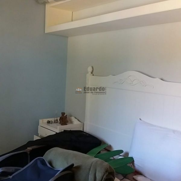 CASA NO CENTRO DE PORTO BELO A POUCOS METROS DO MA