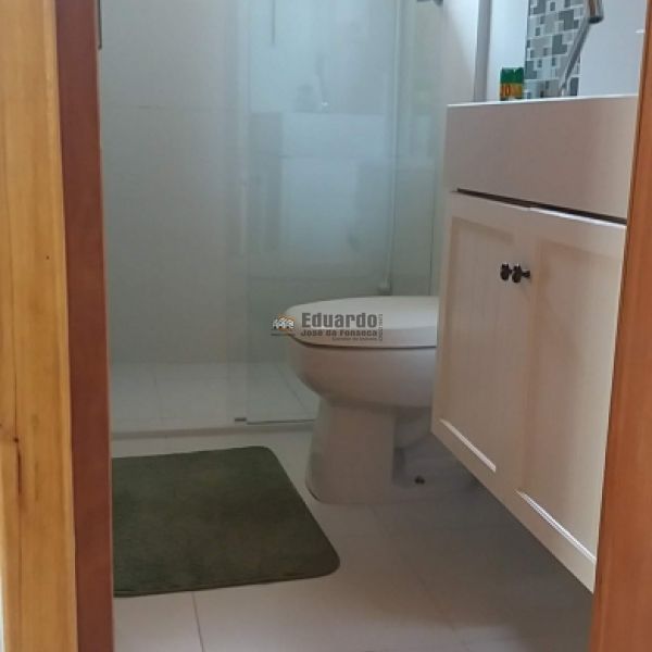 CASA NO CENTRO DE PORTO BELO A POUCOS METROS DO MA