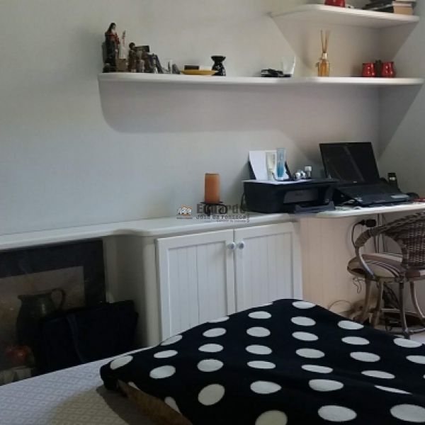 CASA NO CENTRO DE PORTO BELO A POUCOS METROS DO MA