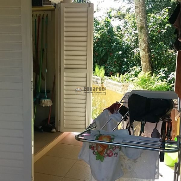 CASA NO CENTRO DE PORTO BELO A POUCOS METROS DO MA