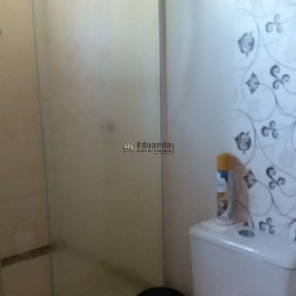 CASA NO CENTRO DE PORTO BELO A POUCOS METROS DO MA