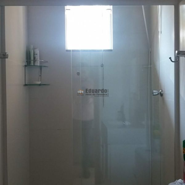 CASA NO CENTRO DE PORTO BELO A POUCOS METROS DO MA