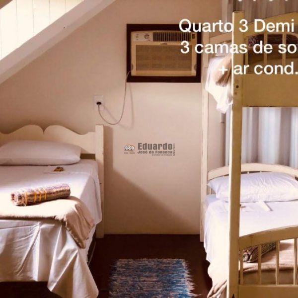 AMPLA CASA CENTRO DE PORTO BELO