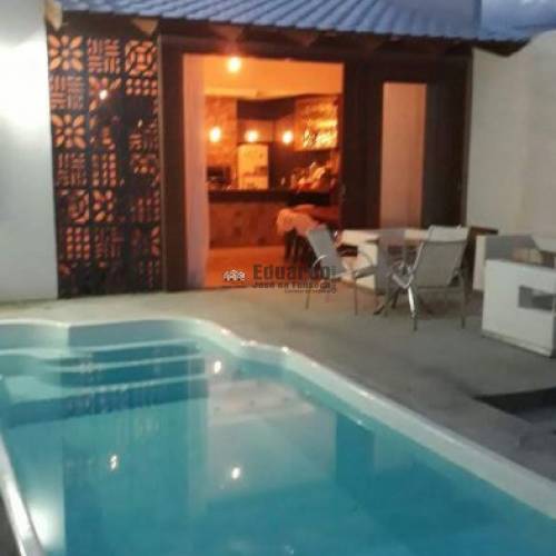CASA ALTO PADRO EM CONDOMINIO FECHADO
