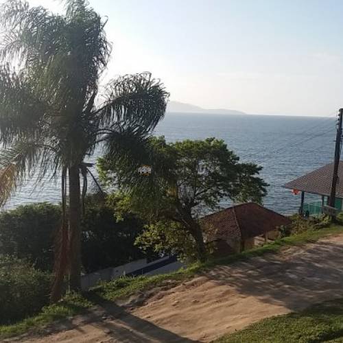 TERRENO COM VISTA PARA O MAR 