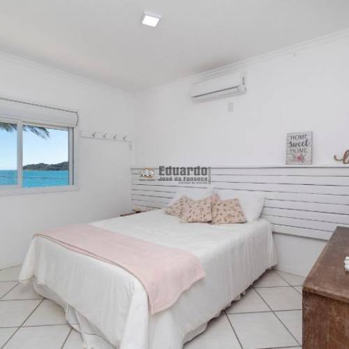 CASA FRENTA MAR, PRAIA DE BOMBINHAS