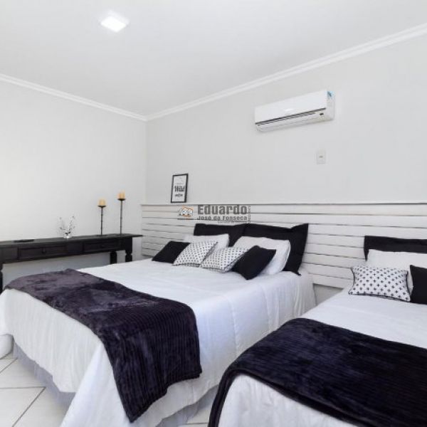 CASA FRENTA MAR, PRAIA DE BOMBINHAS