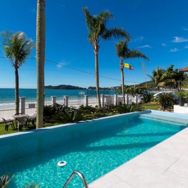 CASA FRENTA MAR, PRAIA DE BOMBINHAS