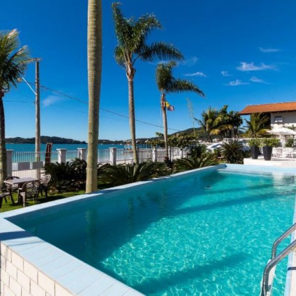 CASA FRENTA MAR, PRAIA DE BOMBINHAS