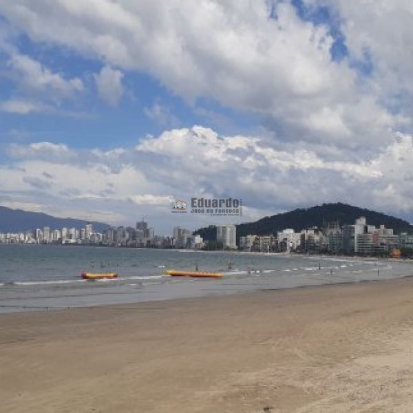 APTO QUADRA MAR CENTRO ITAPEMA