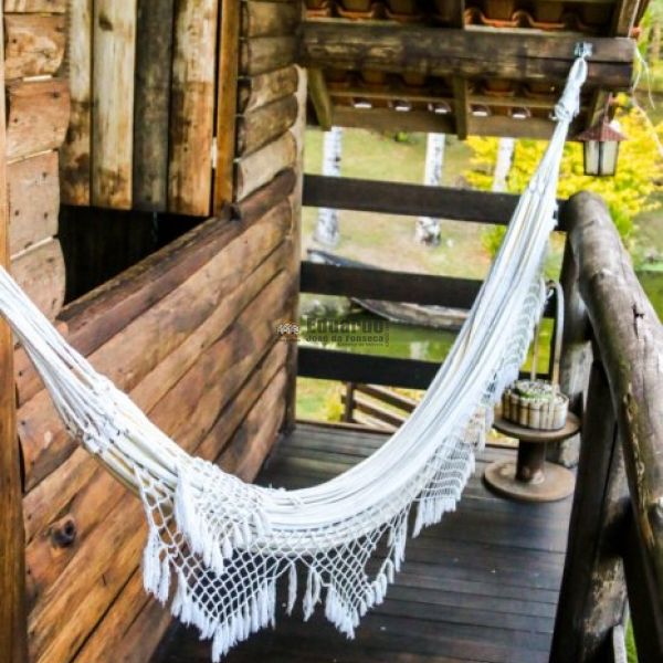 CASA EM CANELINHA  COM 3.800 METROS DE �REA.