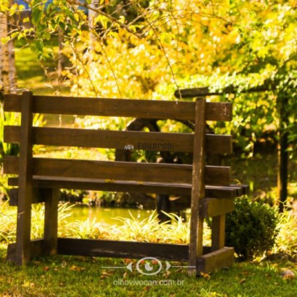 CASA EM CANELINHA  COM 3.800 METROS DE �REA.