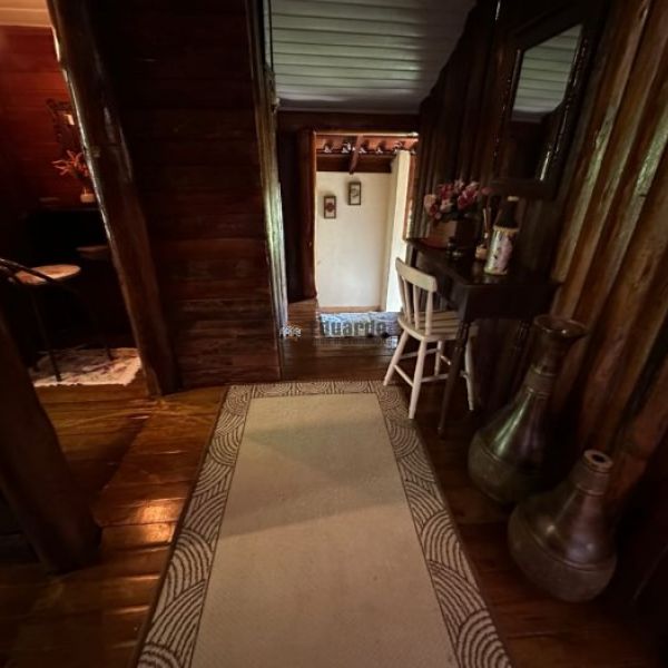 CASA EM CANELINHA  COM 3.800 METROS DE �REA.