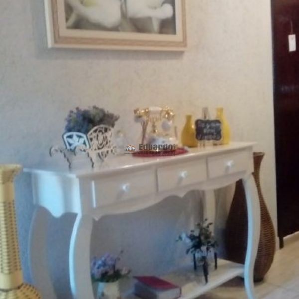 CASA EM CANELINHA  COM 3.800 METROS DE �REA.