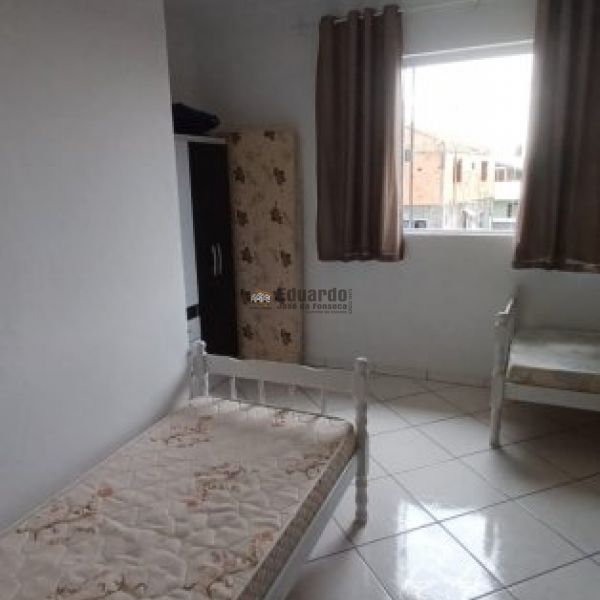 SOBRADO GEMINADO COM 02 DORM.