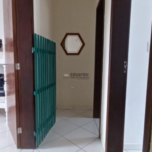 SOBRADO GEMINADO COM 02 DORM.