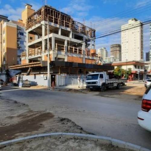 APARTAMENTO EM MEIA PRAIA ITAPEMA.