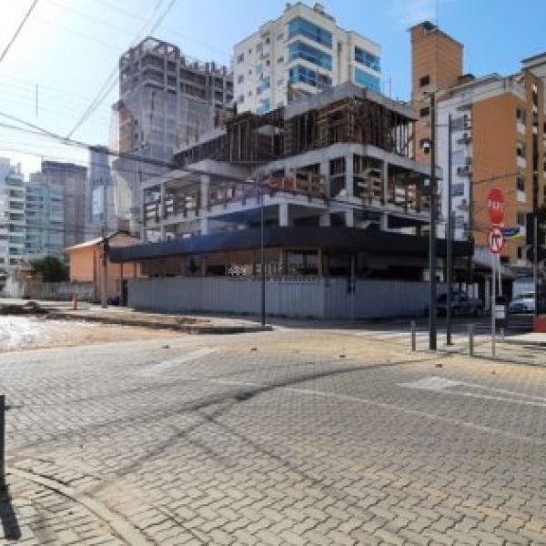 APARTAMENTO EM MEIA PRAIA ITAPEMA.