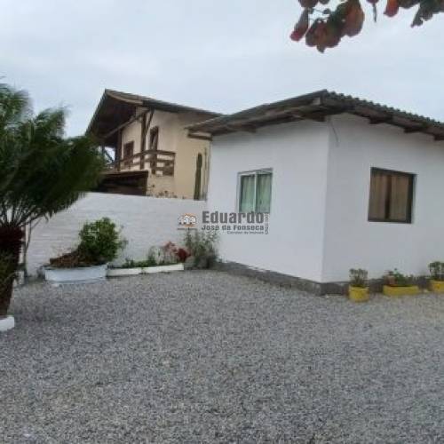 TERRENO COM DUAS CASAS ALVENARIA
