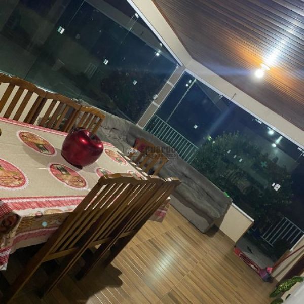 CASA COM 03 DORMITRIOS E 1.327,75M DE REA 