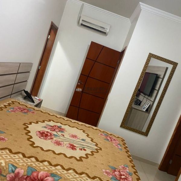 CASA COM 03 DORMITRIOS E 1.327,75M DE REA 