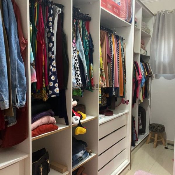 CASA COM 03 DORMITRIOS E 1.327,75M DE REA 