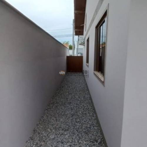 LINDA CASA EM REA NOBRE DE TIJUCAS