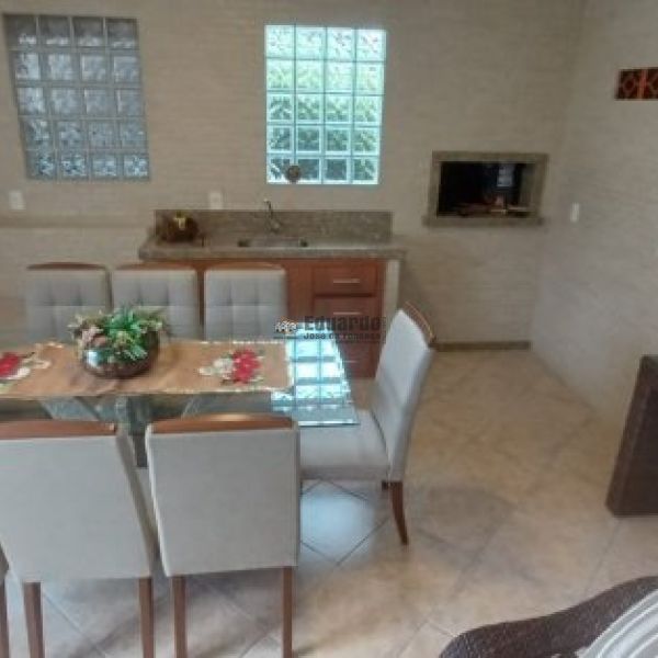 LINDA CASA EM REA NOBRE DE TIJUCAS