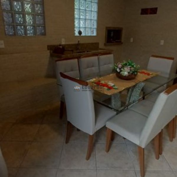 LINDA CASA EM REA NOBRE DE TIJUCAS