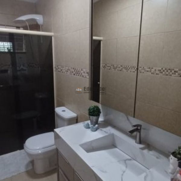 LINDA CASA EM REA NOBRE DE TIJUCAS