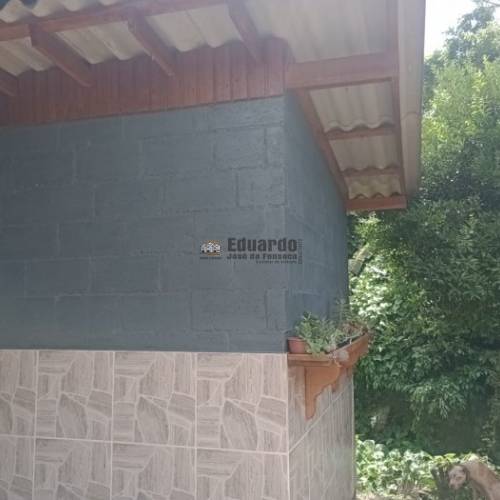 STIO COM AMPLA E COMPLETA CASA.