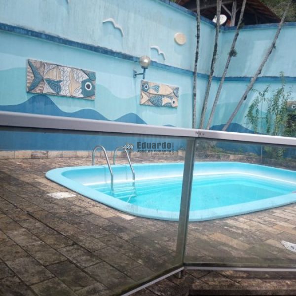 CASA DE PRAIA EM LOCAL ESTRATGICO.