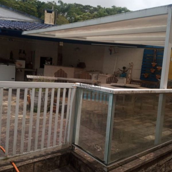 CASA DE PRAIA EM LOCAL ESTRATGICO.