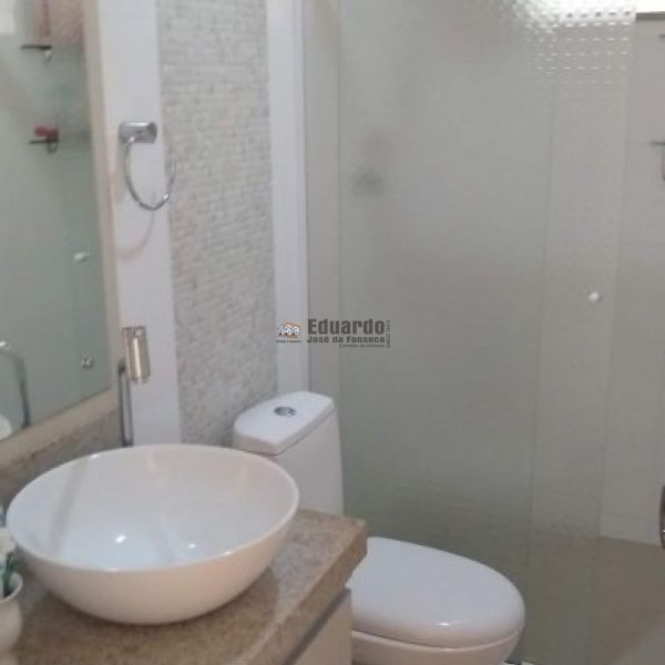 CASA  NO CENTRO DE PORTO BELO