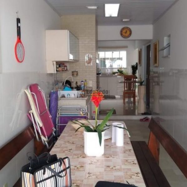 CASA  NO CENTRO DE PORTO BELO