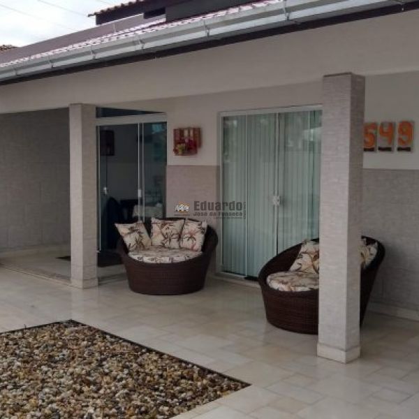 CASA  NO CENTRO DE PORTO BELO