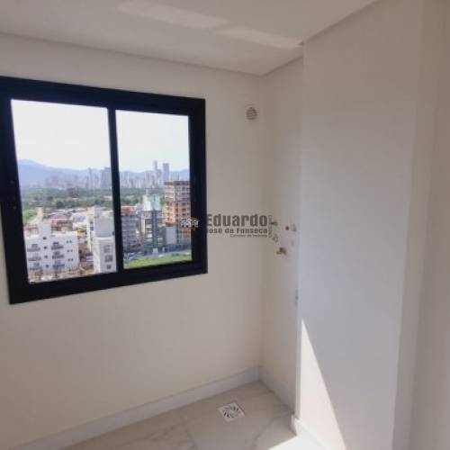 APARTAMENTO COM 03 SUTES EM BAL.PEREQU