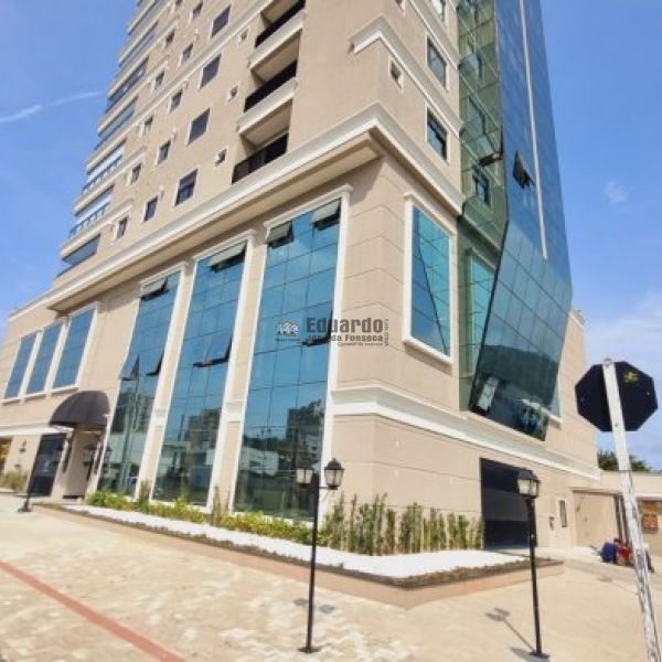 APARTAMENTO COM 03 SUTES EM BAL.PEREQU