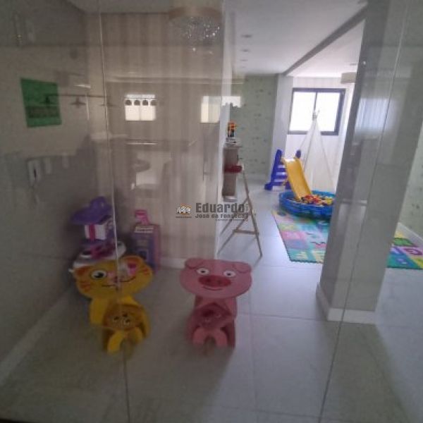 APARTAMENTO COM 03 SUTES EM BAL.PEREQU