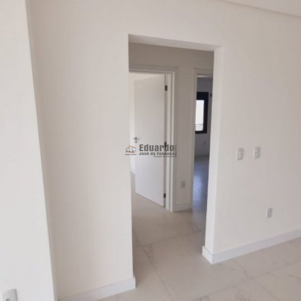 APARTAMENTO COM 03 SUTES EM BAL.PEREQU