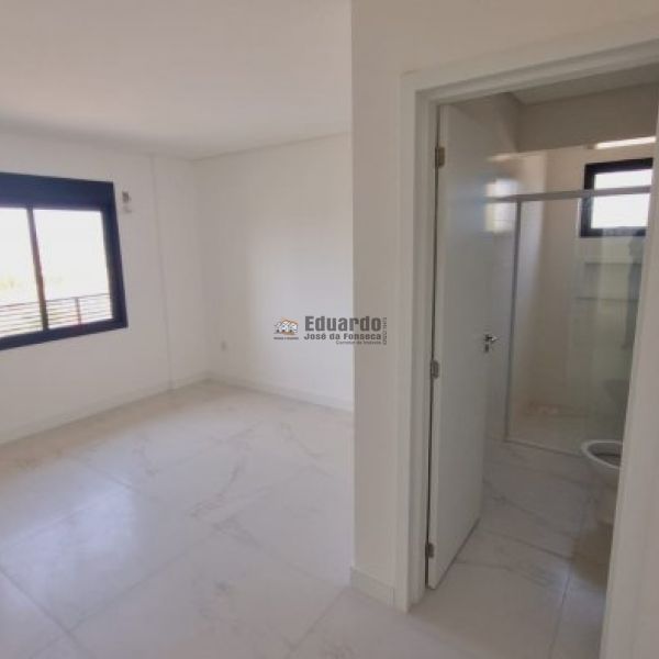 APARTAMENTO COM 03 SUTES EM BAL.PEREQU