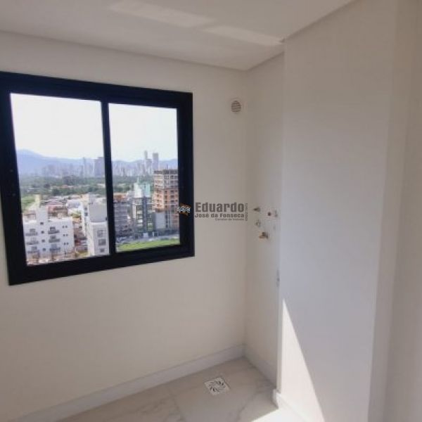 APARTAMENTO COM 03 SUTES EM BAL.PEREQU