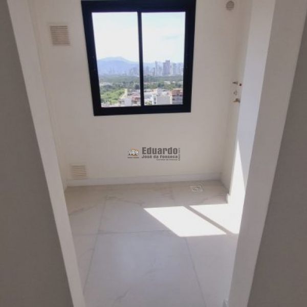 APARTAMENTO COM 03 SUTES EM BAL.PEREQU