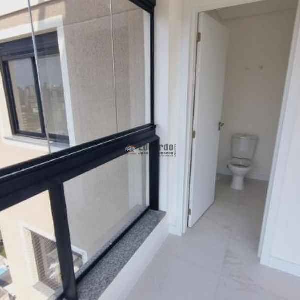 APARTAMENTO COM 03 SUTES EM BAL.PEREQU