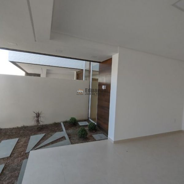 SOBRADO TRIPLEX 03 DORM. BAL.PEREQU.