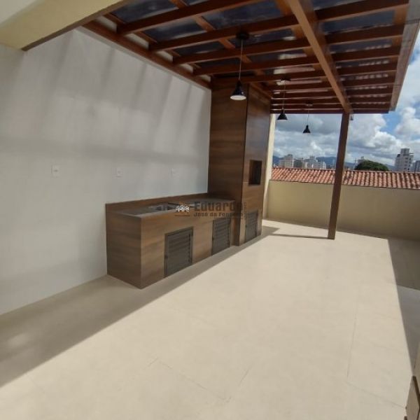 SOBRADO TRIPLEX 03 DORM. BAL.PEREQU.