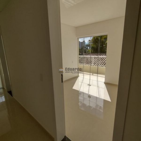 SOBRADO TRIPLEX 03 DORM. BAL.PEREQU.