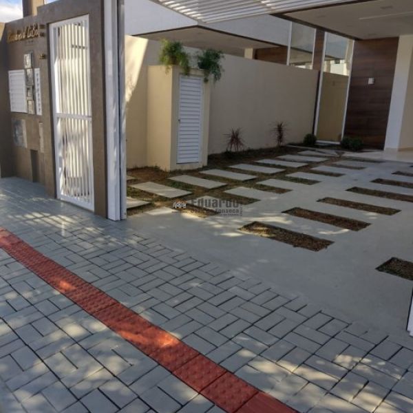 SOBRADO TRIPLEX 03 DORM. BAL.PEREQU.